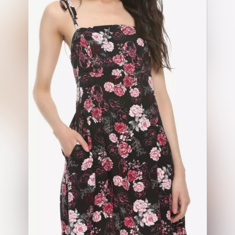 Hot Topic Black and Pink Skull And Roses Cami Dress Size 2XL